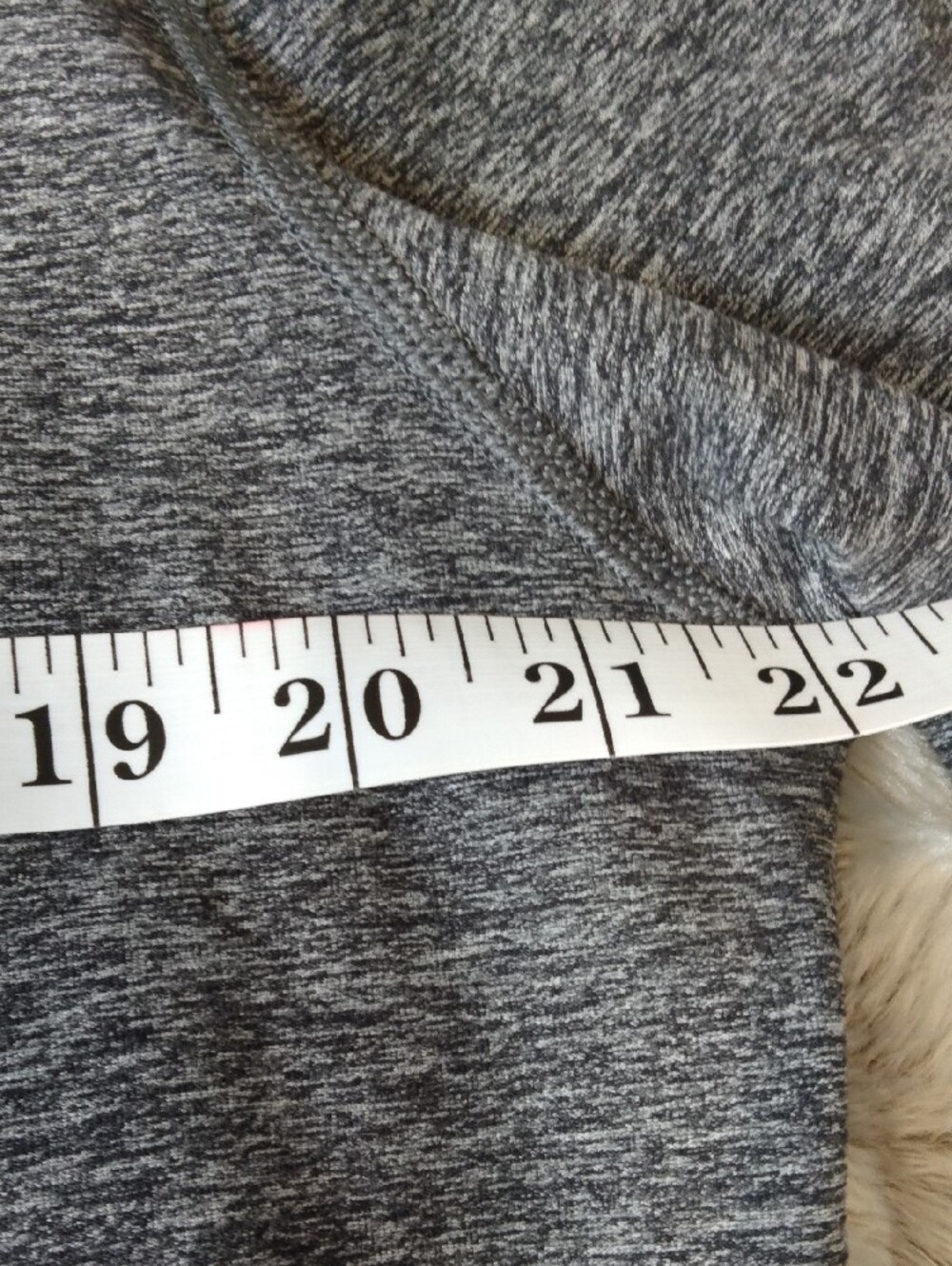 lululemon athletica Men's Dark Gray Half-Zip Sweater - Picture 5 of 10